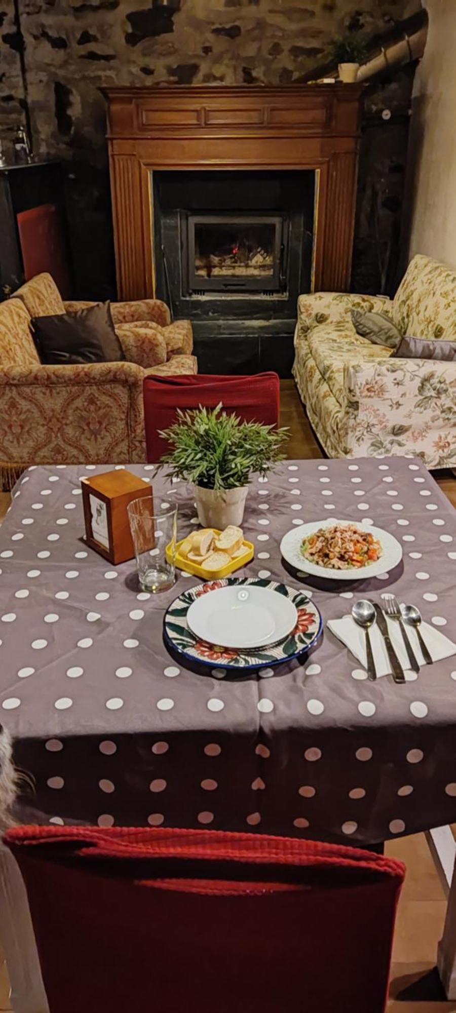 Camino Y Leyenda Guest House Trabadelo Bagian luar foto